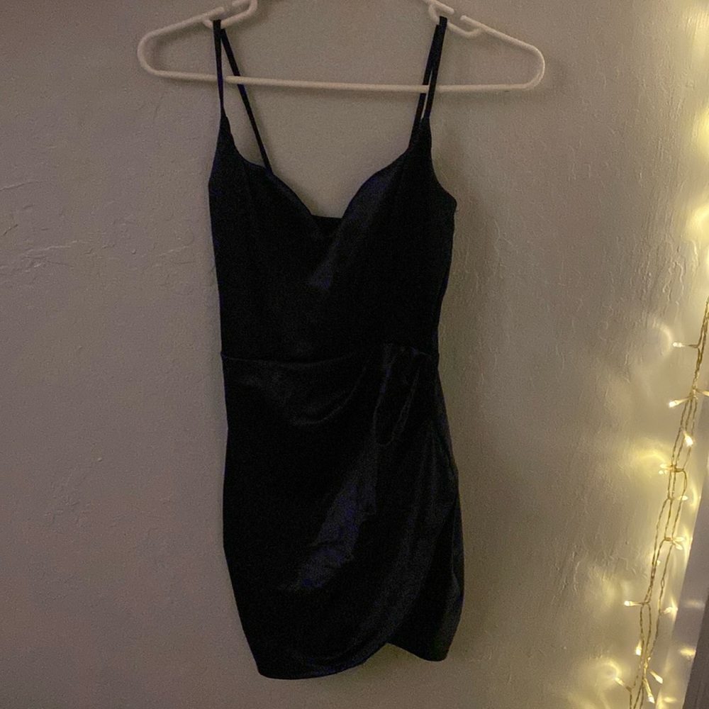 I’m selling a size small blue windsor dress